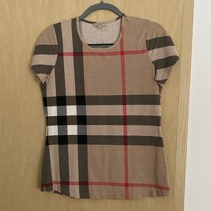 Burberry t shirt